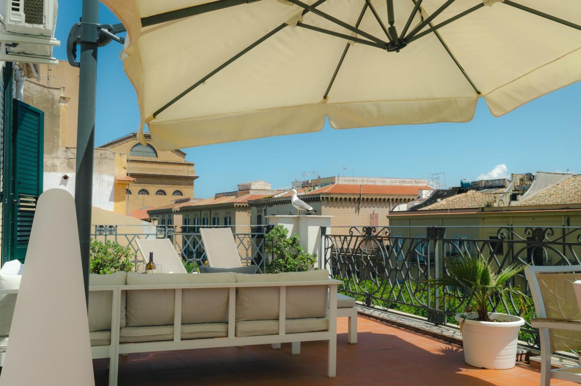 Central Apartment With Terrace Near Teatro Massimo - Palermo, Palermo